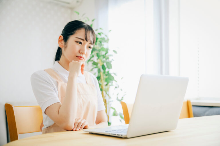 介護施設の「訪問介護部門」の年間目標例｜施設介護との違いや注意点 | 人事評価を科学するヒョーカラボ